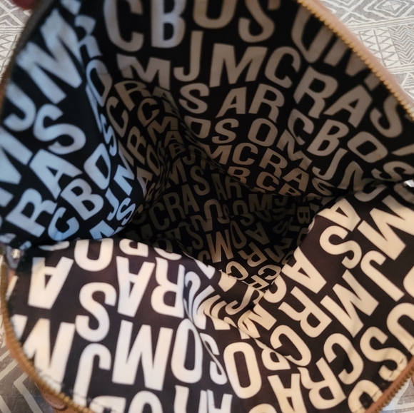 ❌SOLD❌Marc Jacobs Petal to the Metal Voyager - Mint condition! - Picture 6 of 10